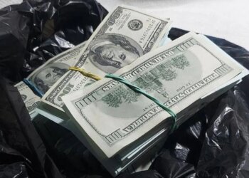Експосадовця ЗСУ викрили на хабарі у 2,2 млн доларів від забудовника