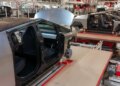 Tesla подала позов до постачальника Cybertruck, який фактично заблокував виробництво