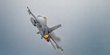 Болгарія через затримки поставок шукає вживані винищувачі, це потенційно загрожує поставкам для України