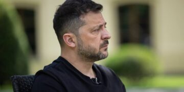 Мы не проигрываем: Зеленский озвучил потери армий Украины и России