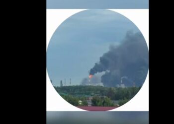 Удары по НПЗ и теневому флоту: Зеленский подвел итоги дальнобойных операций