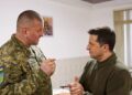 Зеленский пытался отговорить Залужного от участия в выборах: СМИ об итогах встречи