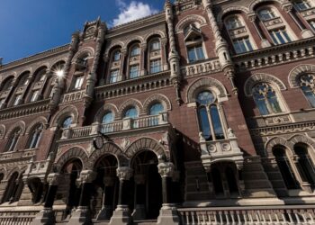 В Україні індекс фінансового стресу впав до довоєнного рівня, а в РФ – б’є рекорди