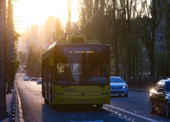Ціни на проїзд в Києві зростуть вже цього тижня: нові тарифи та хто матиме знижку