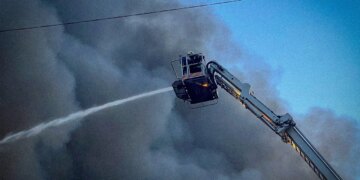 Удар рф по логістичному центру на Київщині: 1 загиблий, 6 поранених