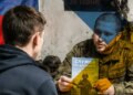 Окупанти на ТОТ агітують населення вступати до армії рф через безробіття – ЦНС
