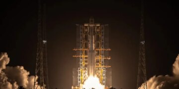 Китайська ракета "Великий похід-7А" вибухнула під час запуску супутника зв’язку
