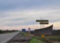 Ворожий удар по Запорізькому району: поранені жінка та дитина