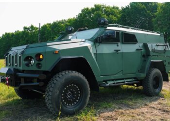 Які бронеавтомобілі для евакуації поранених виробляють в Україні та чим вони відрізняються