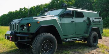 Які бронеавтомобілі для евакуації поранених виробляють в Україні та чим вони відрізняються