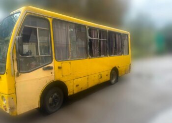 У Херсоні російський дрон атакував маршрутку: четверо загиблих