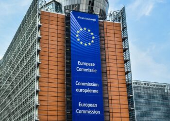 Єврокомісія: верховенство права та боротьба з корупцією – зобов’язання України