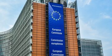 Єврокомісія: верховенство права та боротьба з корупцією – зобов’язання України