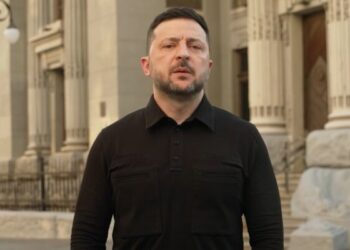 Дипстрайки на 900 километров: Зеленский назвал три пораженных объекта в России