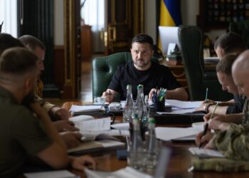 Зеленський анонсував кадрові рішення для посилення захисту міст і прифронтової логістики
