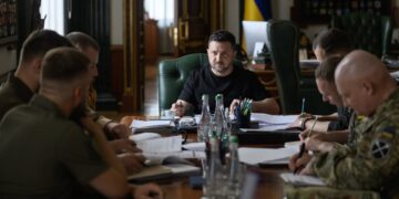 Зеленський анонсував кадрові рішення для посилення захисту міст і прифронтової логістики