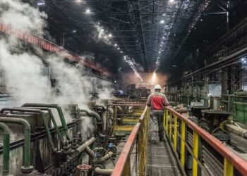 Російські удари зупинили ключові підприємства металургії України, – Форбс