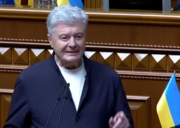 Порошенко в Раді закликав прийняти закон про укриття і зауважив відсутність подань на очільників МЗС на Міноборони