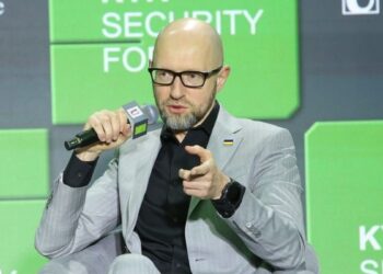 Історичні проблеми Польщі та України варто вирішувати через спеціальний юридичний механізм, вважає Яценюк