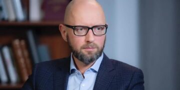 Україні потрібна влада національної єдності, а не вибори під час війни, – Яценюк