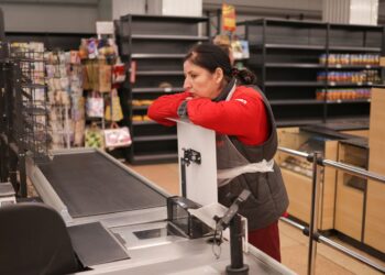 ​​​​​​​Пусті полиці – тимчасово. Чому з супермаркетів зникають продукти та яких цін чекати восени