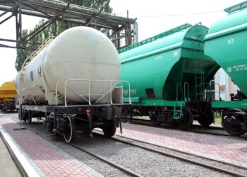 Підвищення тарифів УЗ просять відкласти: аграрії звернулися до прем’єра Корецького