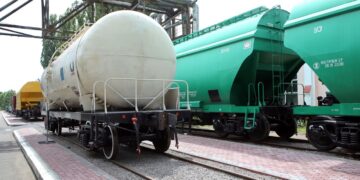 Підвищення тарифів УЗ просять відкласти: аграрії звернулися до прем’єра Корецького