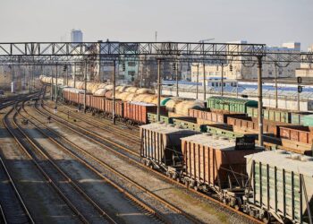 Підвищення залізничних тарифів на фоні блокування портів треба зупинити, – економіст