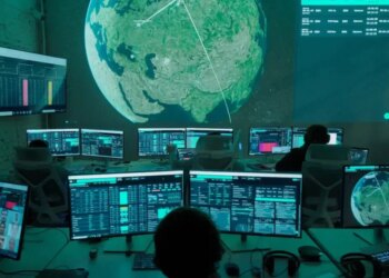 “Це буде маленька катастрофа”: “Флеш” попередив про загрозу російських супутників