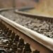росіяни атакували залізницю у Києві: поранено залізничника, потяги затримуються