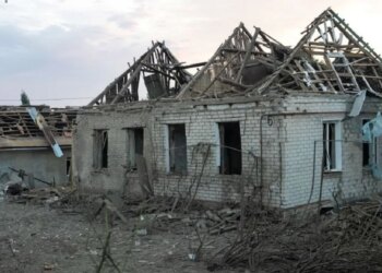 Після удару по Запоріжжю з-під завалів дістали тіла двох жінок