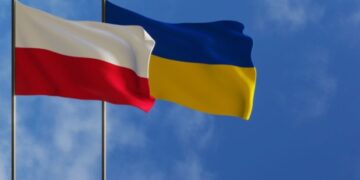 Россия снова ударила у Ягодина: Туск рассказал об “очень массивном взрыве” у польской границы