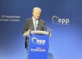 Порошенко закликав ЄС терміново наростити виробництво сучасного озброєння