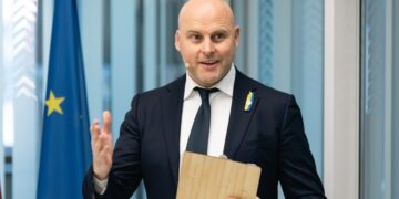Латвія проти вилучення Усманова і Фрідмана із санкцій ЄС – прем’єр