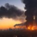 Дроны подожгли НПЗ в Капотне: москвичи нашли обломки ракеты, похожей на “Фламинго”