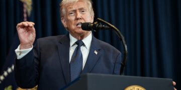 Трамп: США працюють із лідерами України та РФ, щоб припинити війну