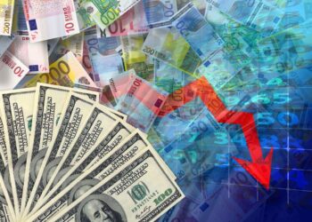 Долар і євро значно подешевшали: курс НБУ на 1 жовтня і що посилює тиск на валютний ринок