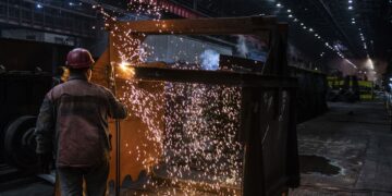 Відійти від сировинної економіки. Які кроки має зробити уряд для металургії?