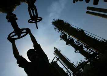 Brent майже по 100 доларів: чому ціни на нафту знову стрімко зростають