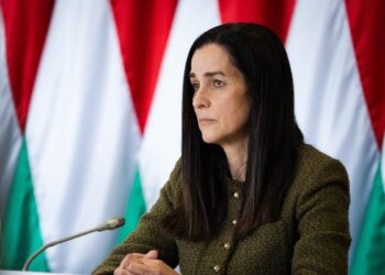 Угорщина висилає 10 російських дипломатів – МЗС