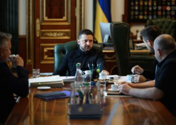 Три раунда переговоров и разговор тет-а-тет: Зеленский рассказал, что обсуждал с Уиткоффом и Кушнером
