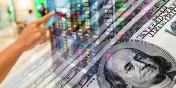 Долар зріс, євро подешевшав: НБУ оновив курс і пояснив, як працює BankID