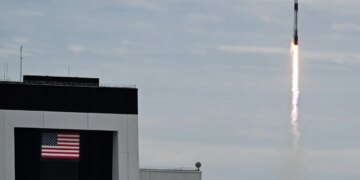 Екіпаж SpaceX встановив рекорд, діставшись МКС менш ніж за 8 годин
