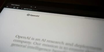 ШІ-гігант OpenAI провів серію звільнень за порушення з "конфіденційними даними"