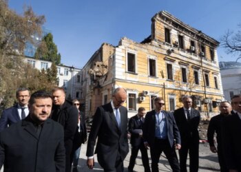 Зеленський разом із Мерцом відвідали місце удару рф по Академії наук у Києві