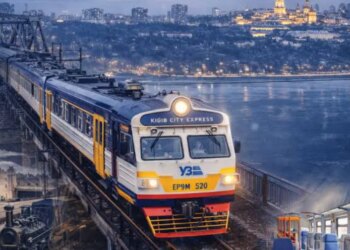 У Києві через ускладнений рух мостами запускають 18 додаткових рейсів між правим і лівим берегами, як курсуватимуть