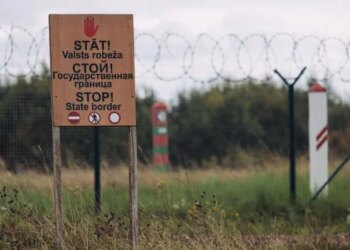 Озброєні люди у масках намагались проникнути на територію Латвії і погрожували військовим