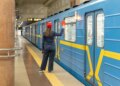 У Києві метро і частина транспорту призупинили рух через зниження напруги