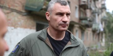 Київ переходить у режим виживання – Кличко закликав мешканців виїжджати за межі столиці