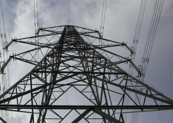 Екстрені відключення світла знову ввели у частині регіонів – зачепило Київ і область